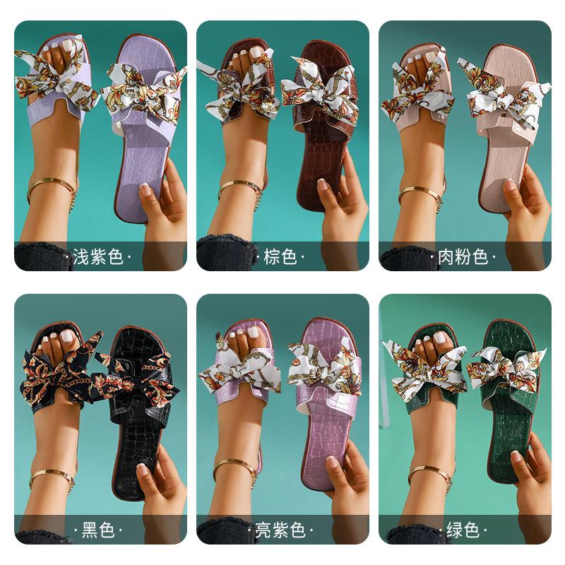 Ladies Fashion Slippers (30 Pieces) 6