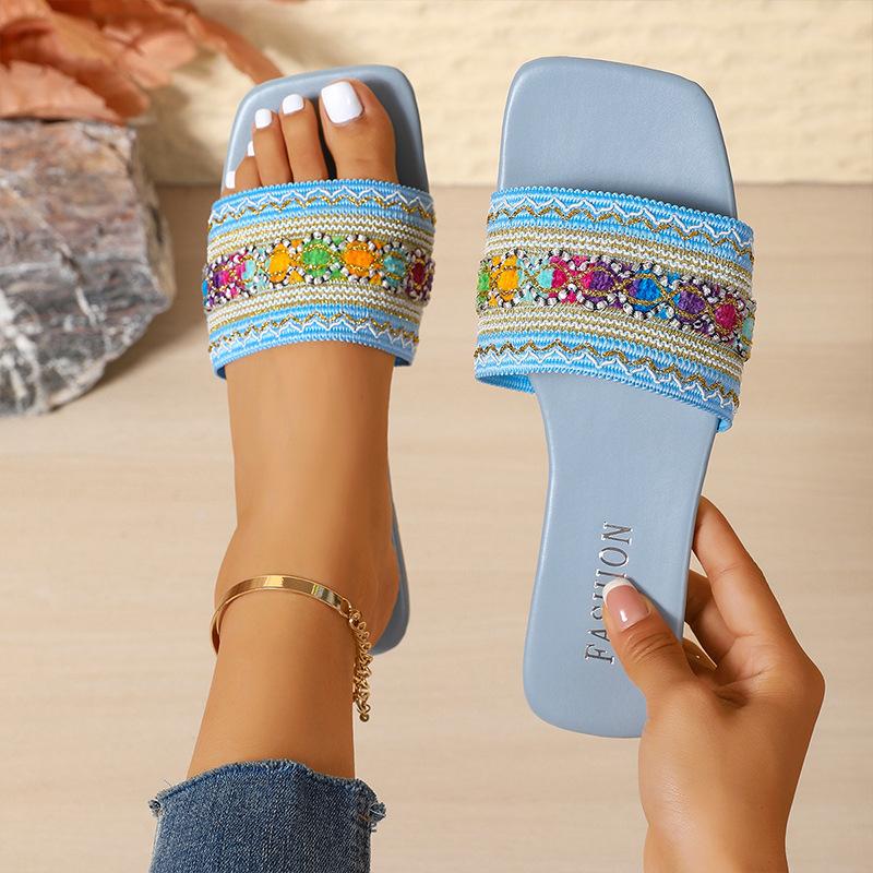 Ladies Fashion Slippers (30 Pieces) 9