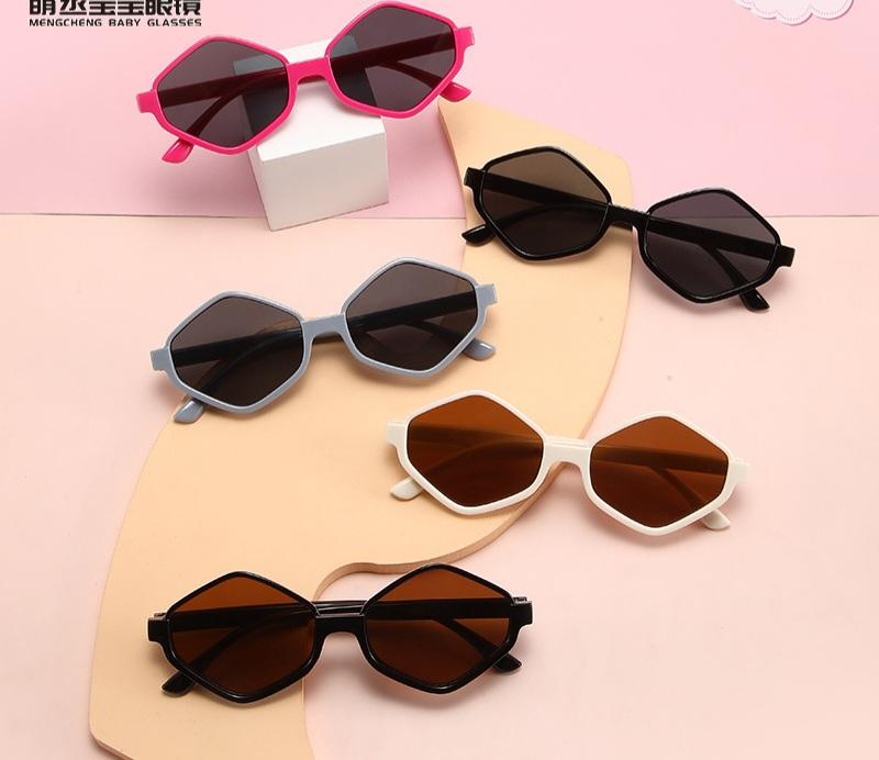 🕶 Sunglasses - ₦15,000 (10pcs)
